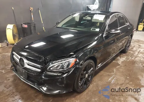 2015 Mercedes-Benz C-Class C 300 из США, поврежденный, VIN 55SWF4KB1FU005571
